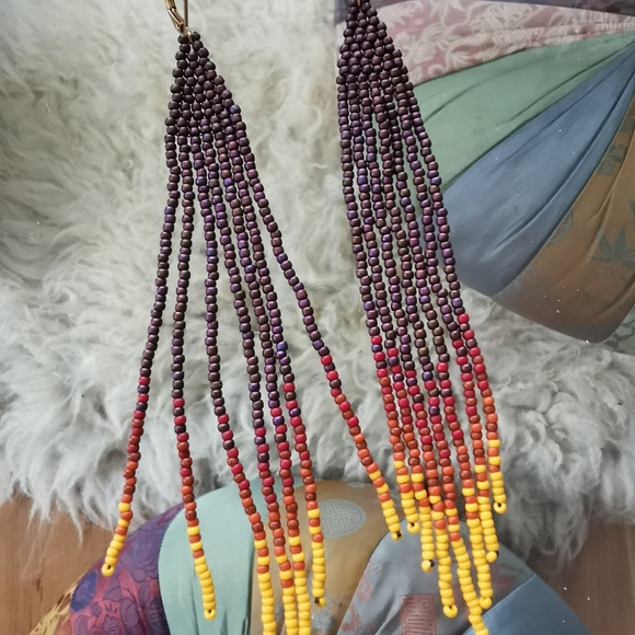 🤍 Handmade Beaded Pacific Thread Earrings - Picture 3 of 5